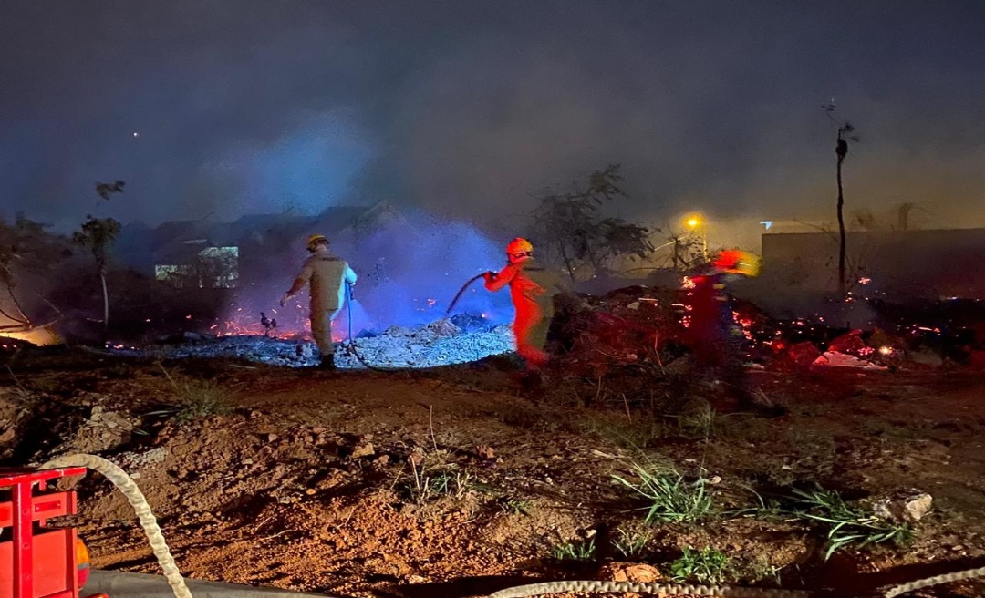 Acompanhado de ventania, incêndio leva medo e terror aos moradores de residenciais próximos à Uninorte 